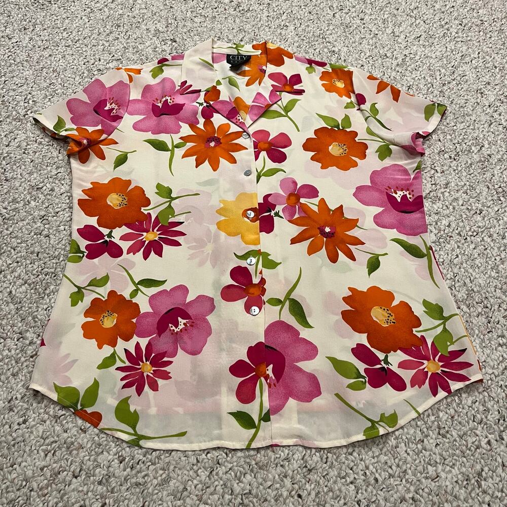 City Silk Floral Short Sleeve Button Down Shirt L Feminine Summer Vacation
